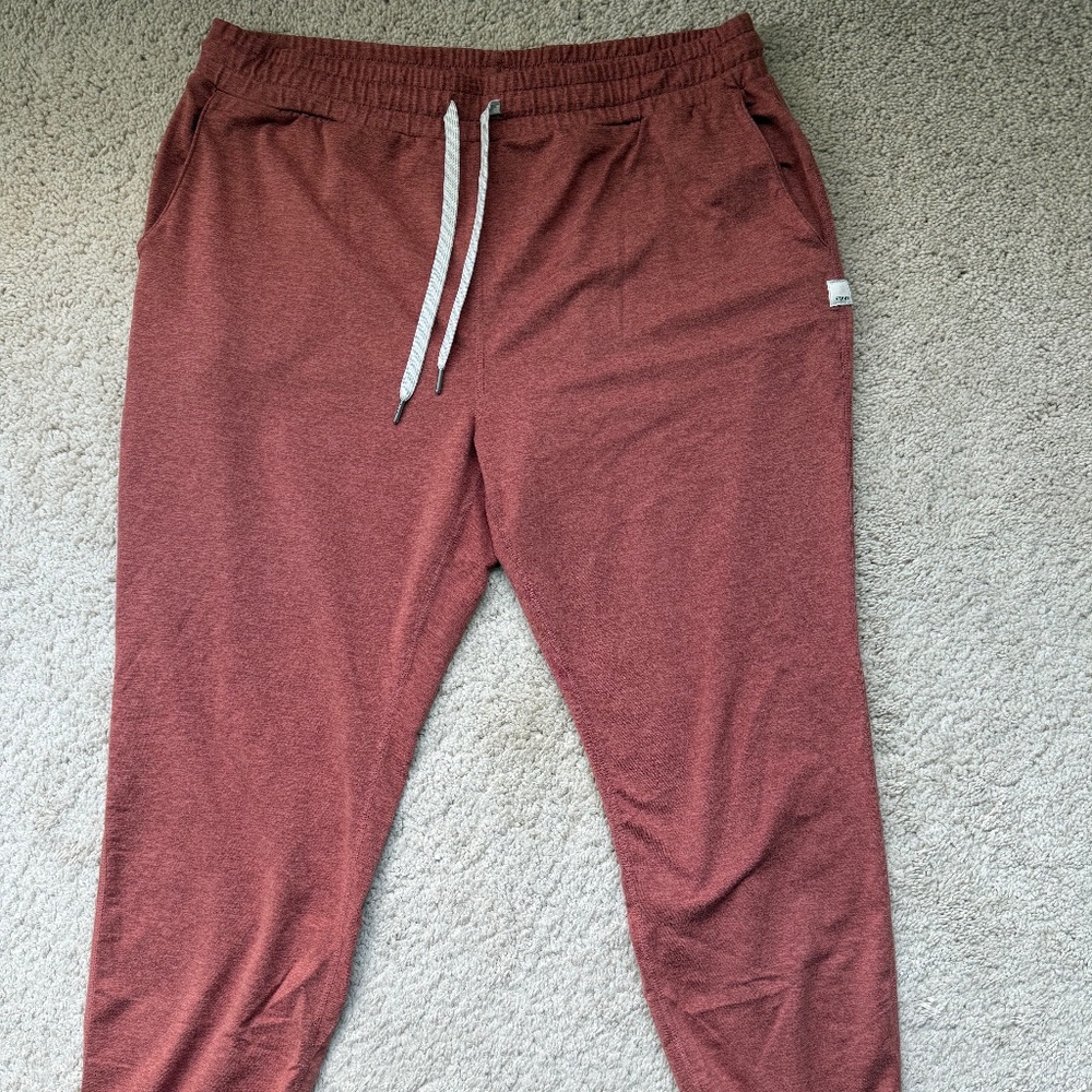 Vuori Performance Joggers Size Large - great condition